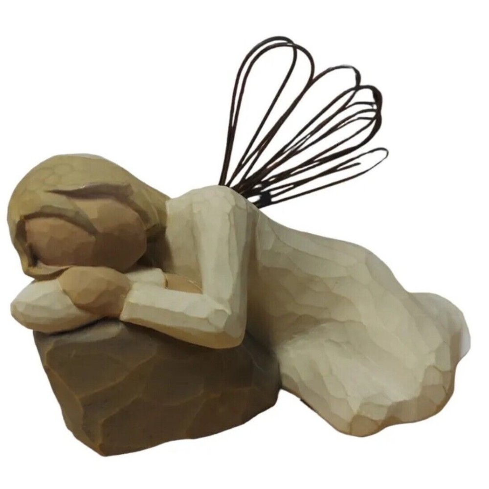 2004 Hand Painted WILLOW TREE Dreaming Angel Figurine #26151 SUSAN LORDI